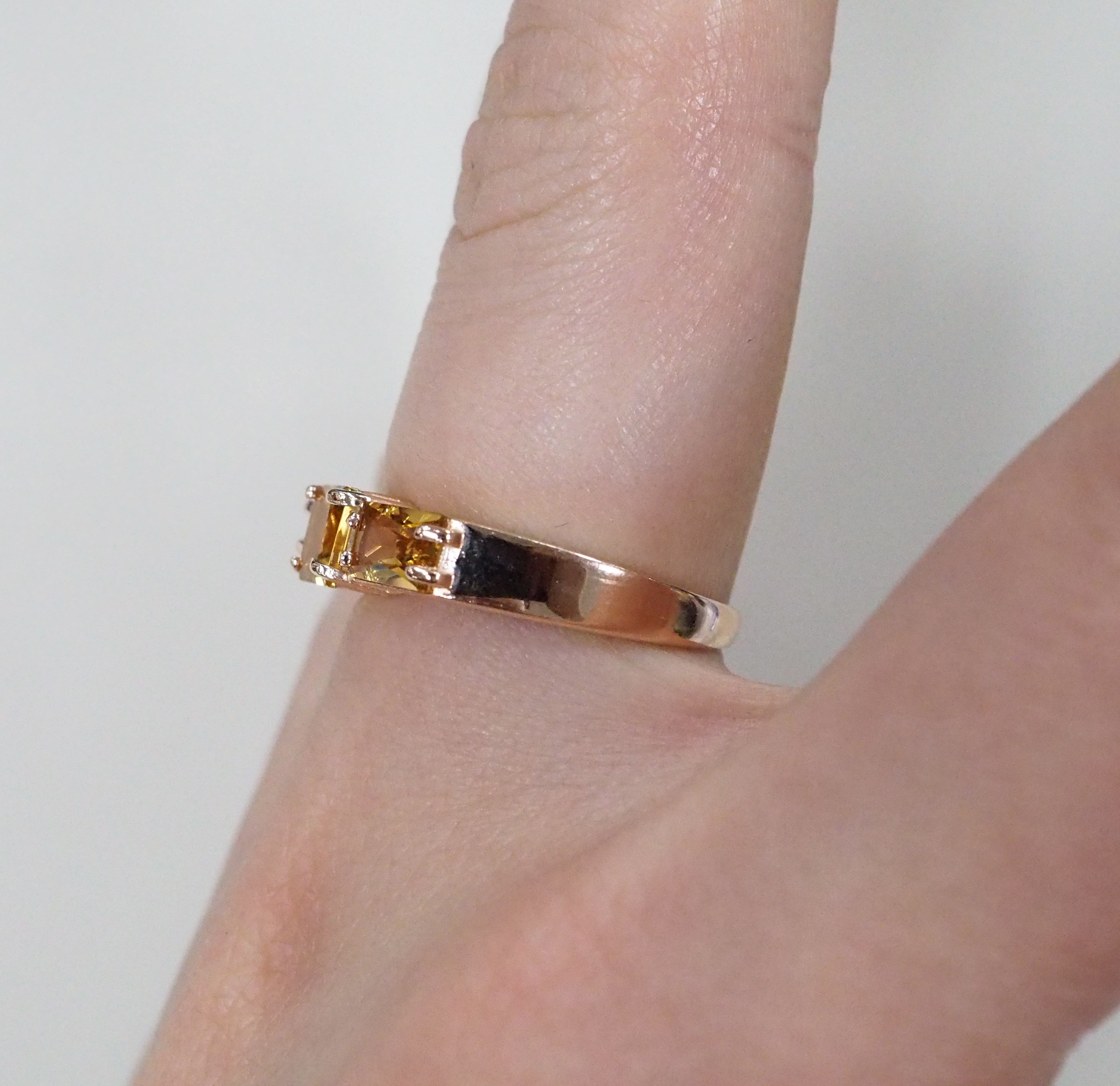 Серебряное кольцо с цитринами